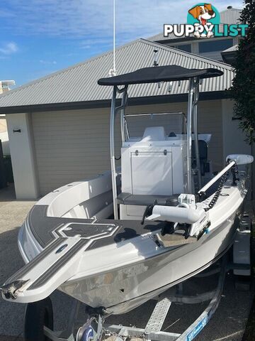 2022 Cruise Craft Fish 360S Centre Console