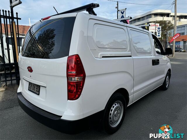 2016 HYUNDAI ILOAD  TQSERIES2(TQ3) 4D VAN