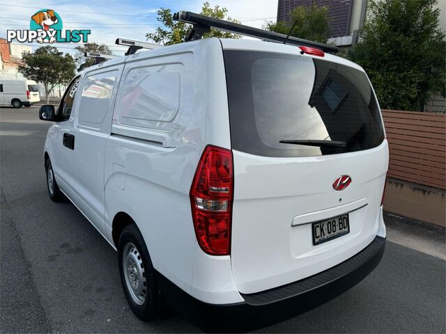 2016 HYUNDAI ILOAD  TQSERIES2(TQ3) 4D VAN