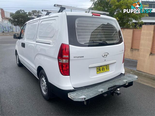 2016 HYUNDAI ILOAD  TQSERIES2(TQ3) 4D VAN