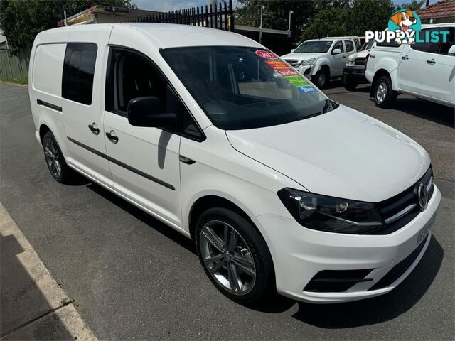 2017 VOLKSWAGEN CADDY MAXICREWVANTSI220 2KMY18 3D VAN