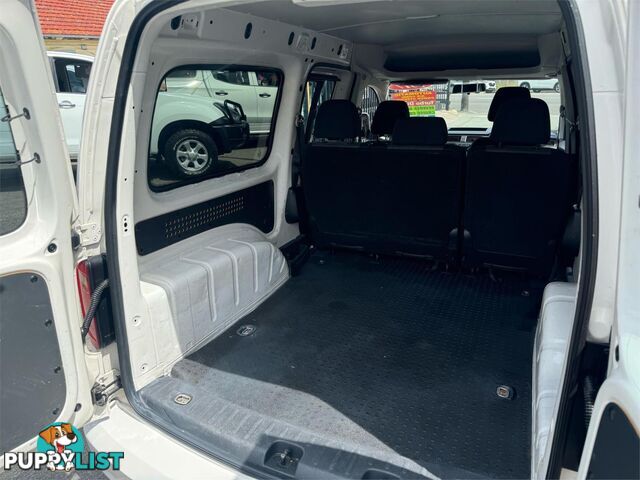 2017 VOLKSWAGEN CADDY MAXICREWVANTSI220 2KMY18 3D VAN