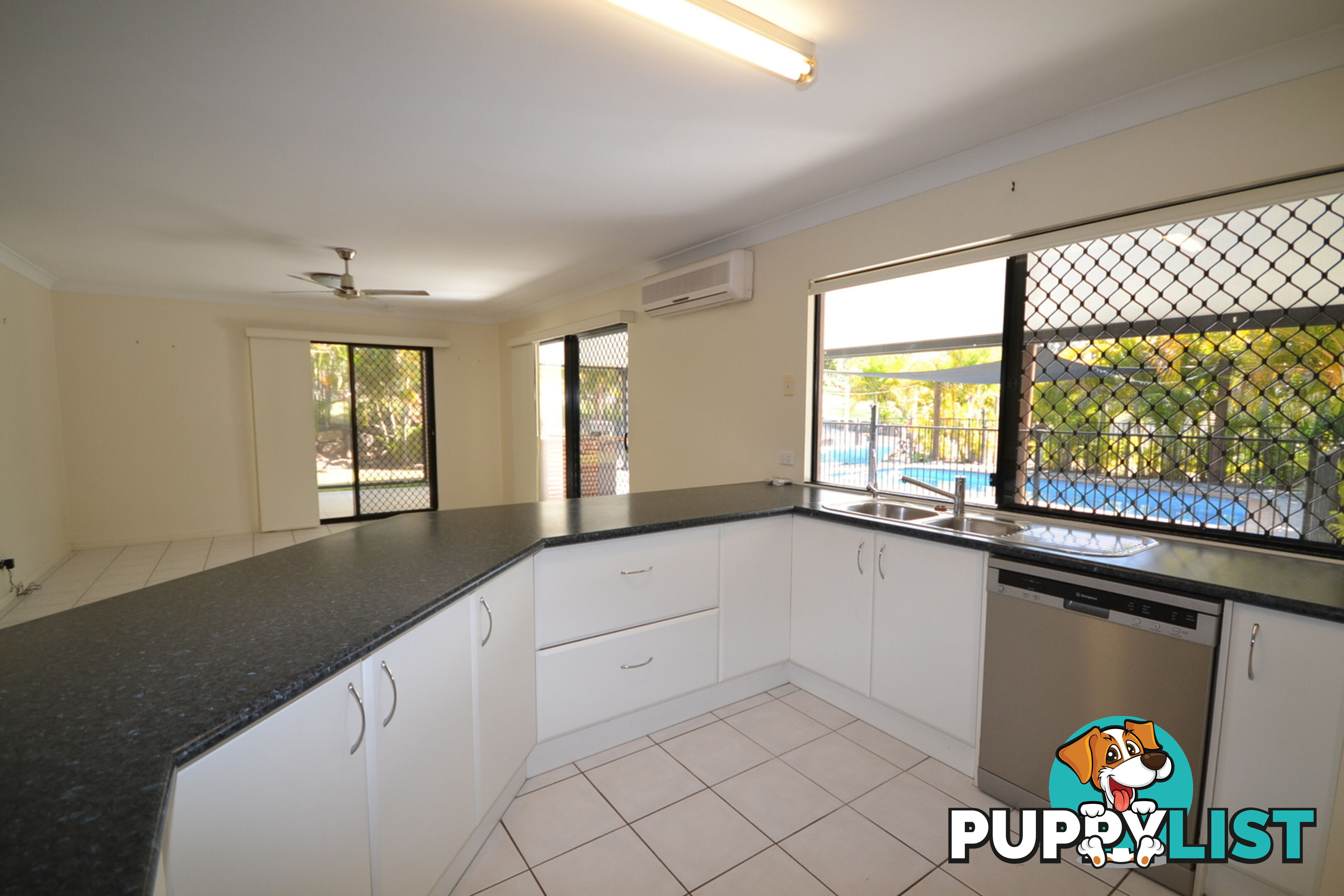 2 John Wayne Close Maudsland QLD 4210