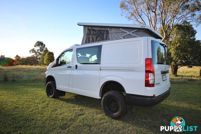 BUS 4x4 CAMPERVAN CONVERSION OF HIACE