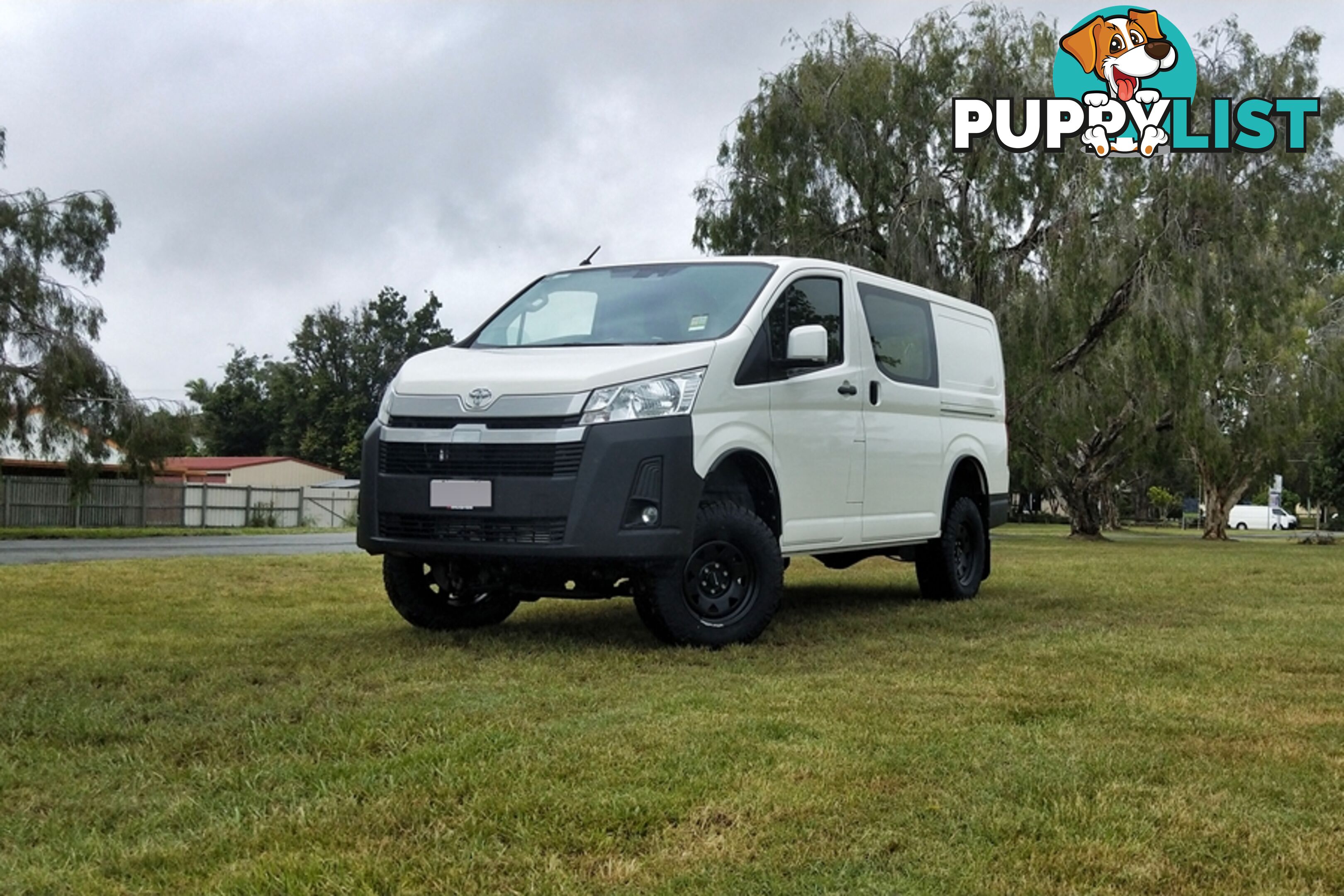 BUS 4x4 CAMPERVAN CONVERSION OF HIACE