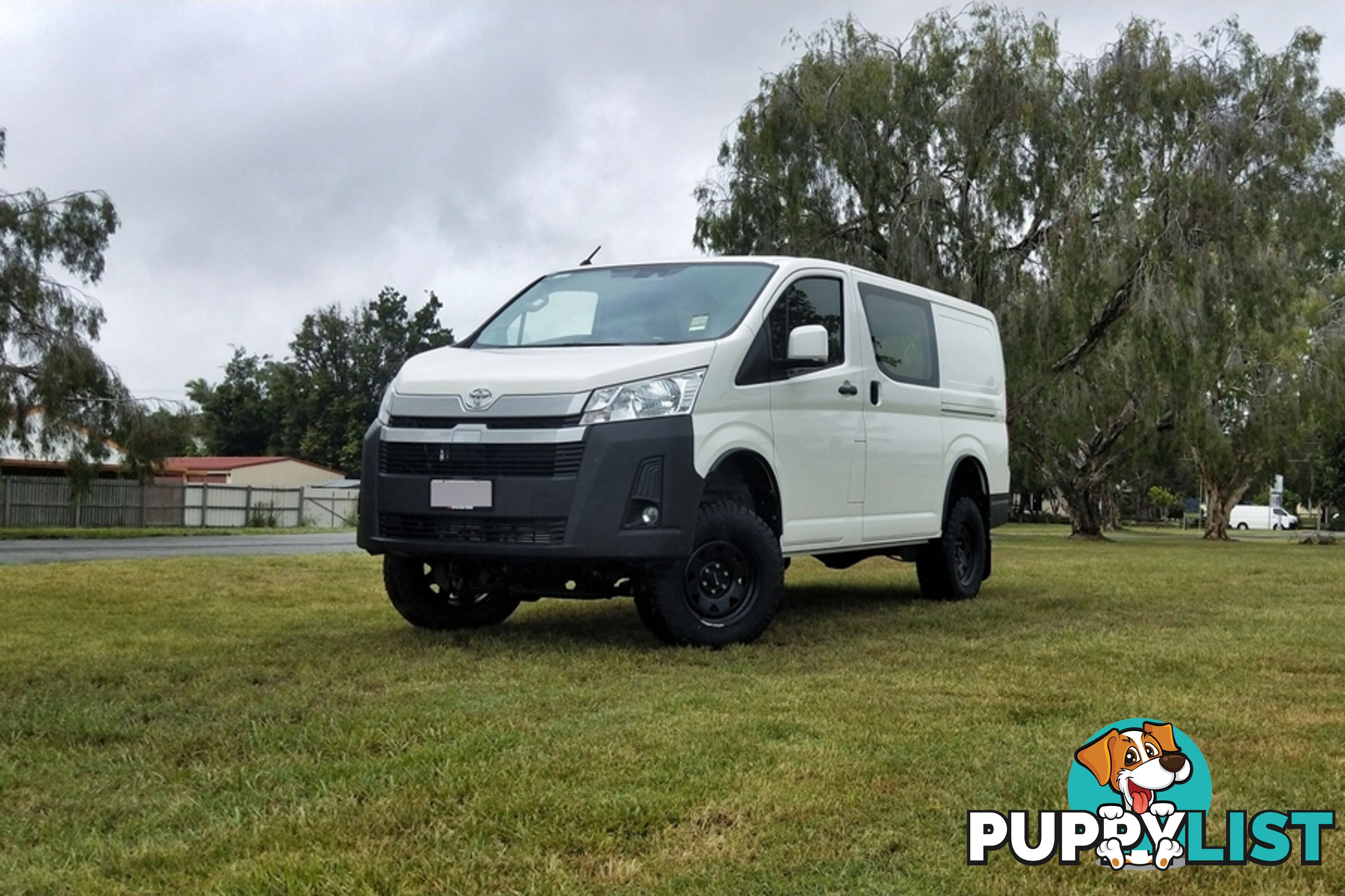 BUS 4x4 CAMPERVAN CONVERSION OF HIACE