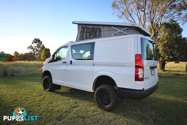 BUS 4x4 CAMPERVAN CONVERSION OF HIACE