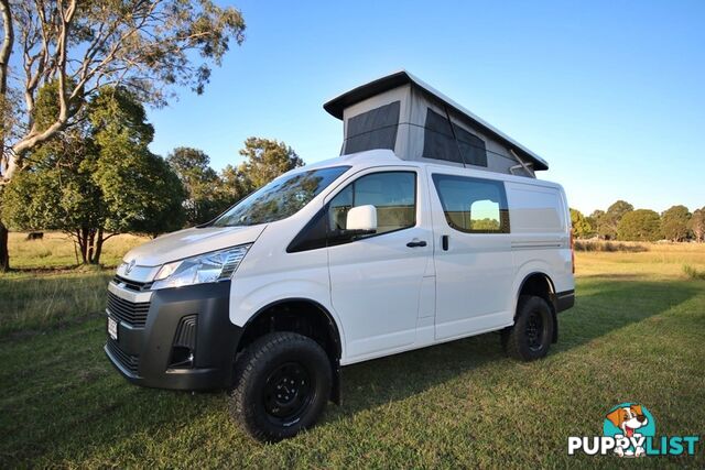 BUS 4x4 CAMPERVAN CONVERSION OF HIACE