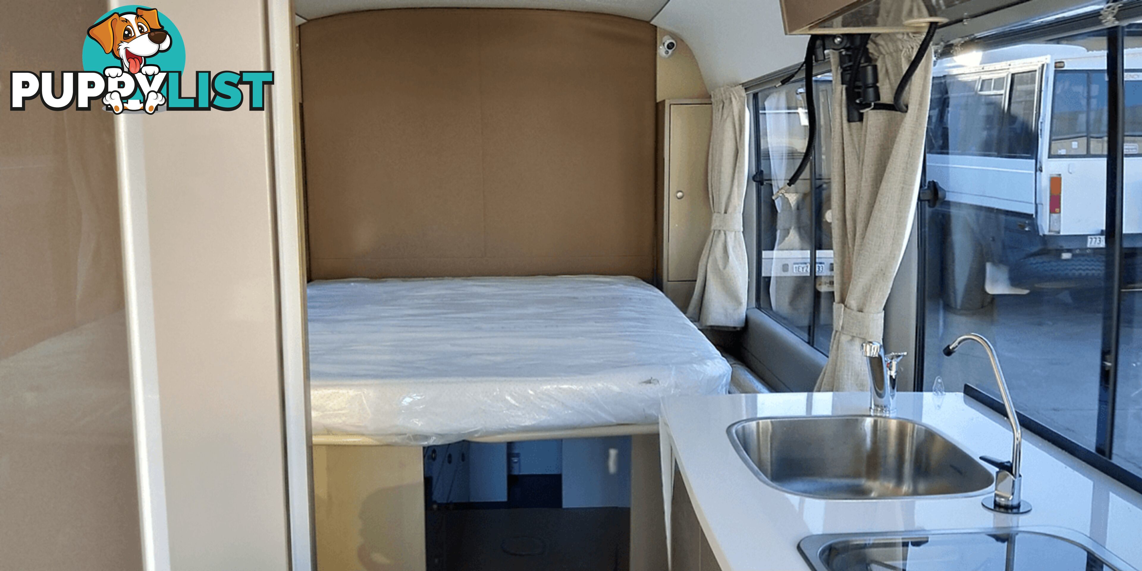 BUS 4x4 MOTORHOME CONVERSION OF COASTER