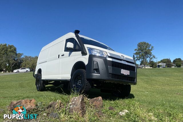 BUS 4x4 CONVERSION OF SLWB HIACE