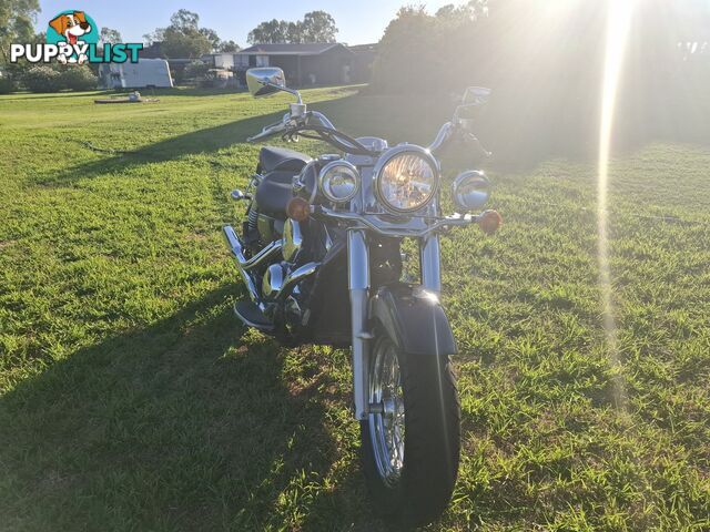 2001 Kawasaki Vulcan 1500 Classic (VN1500) cruiser road