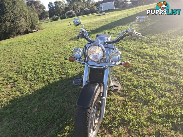 2001 Kawasaki Vulcan 1500 Classic (VN1500) cruiser road