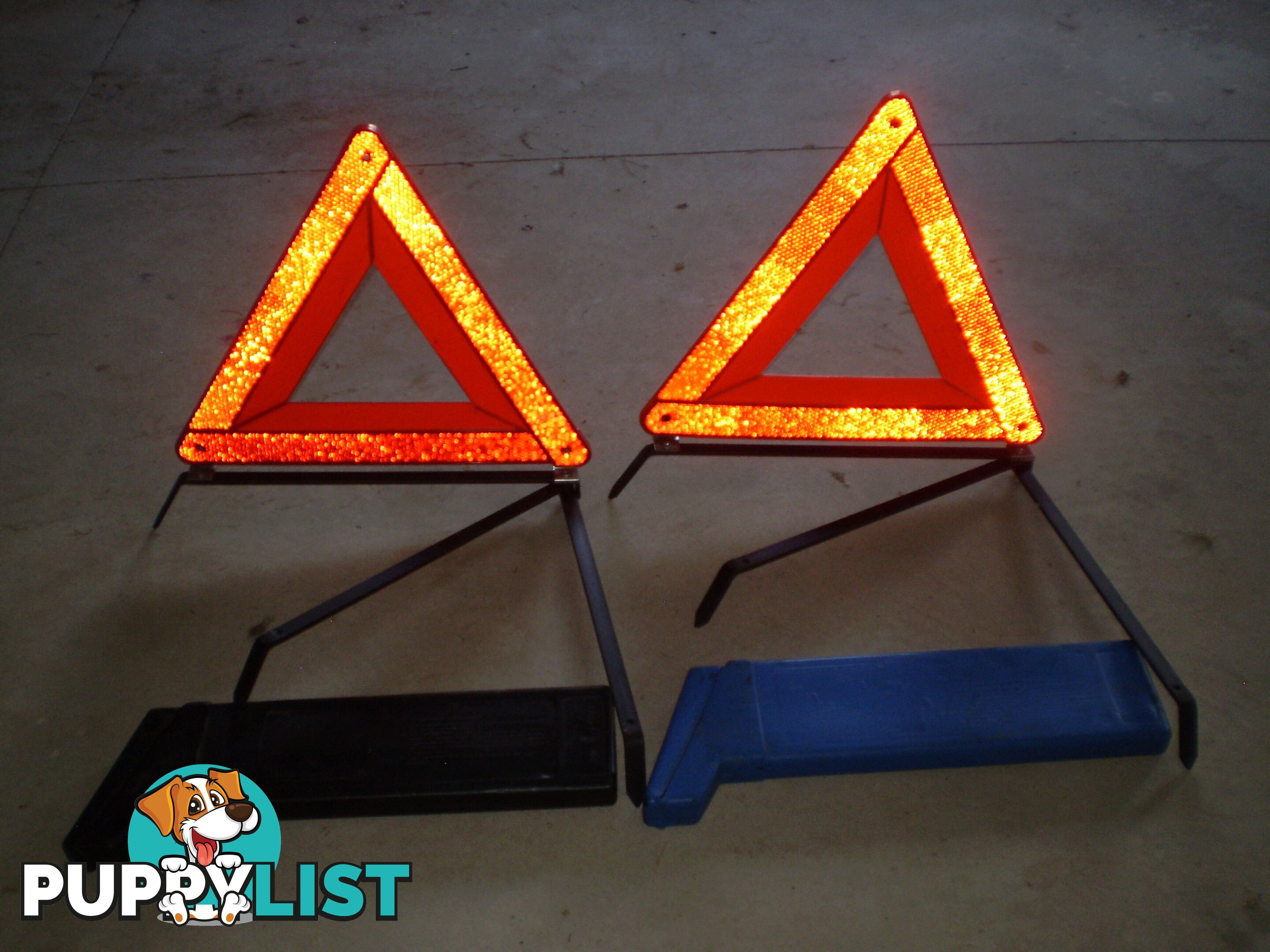 Volvo safety triangles