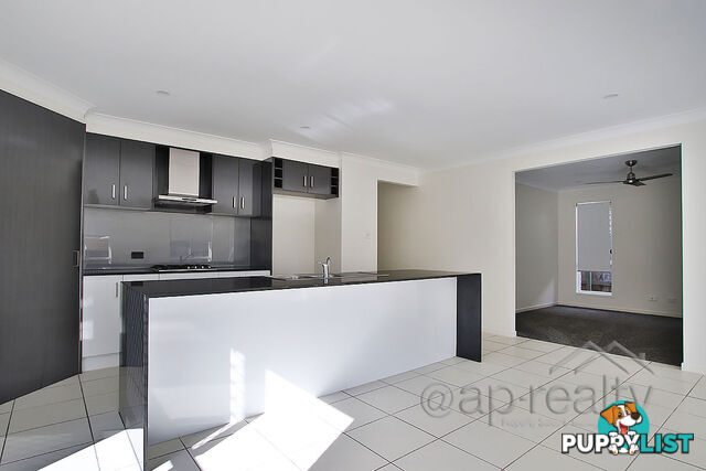 4 Travertine LOGAN RESERVE QLD 4133