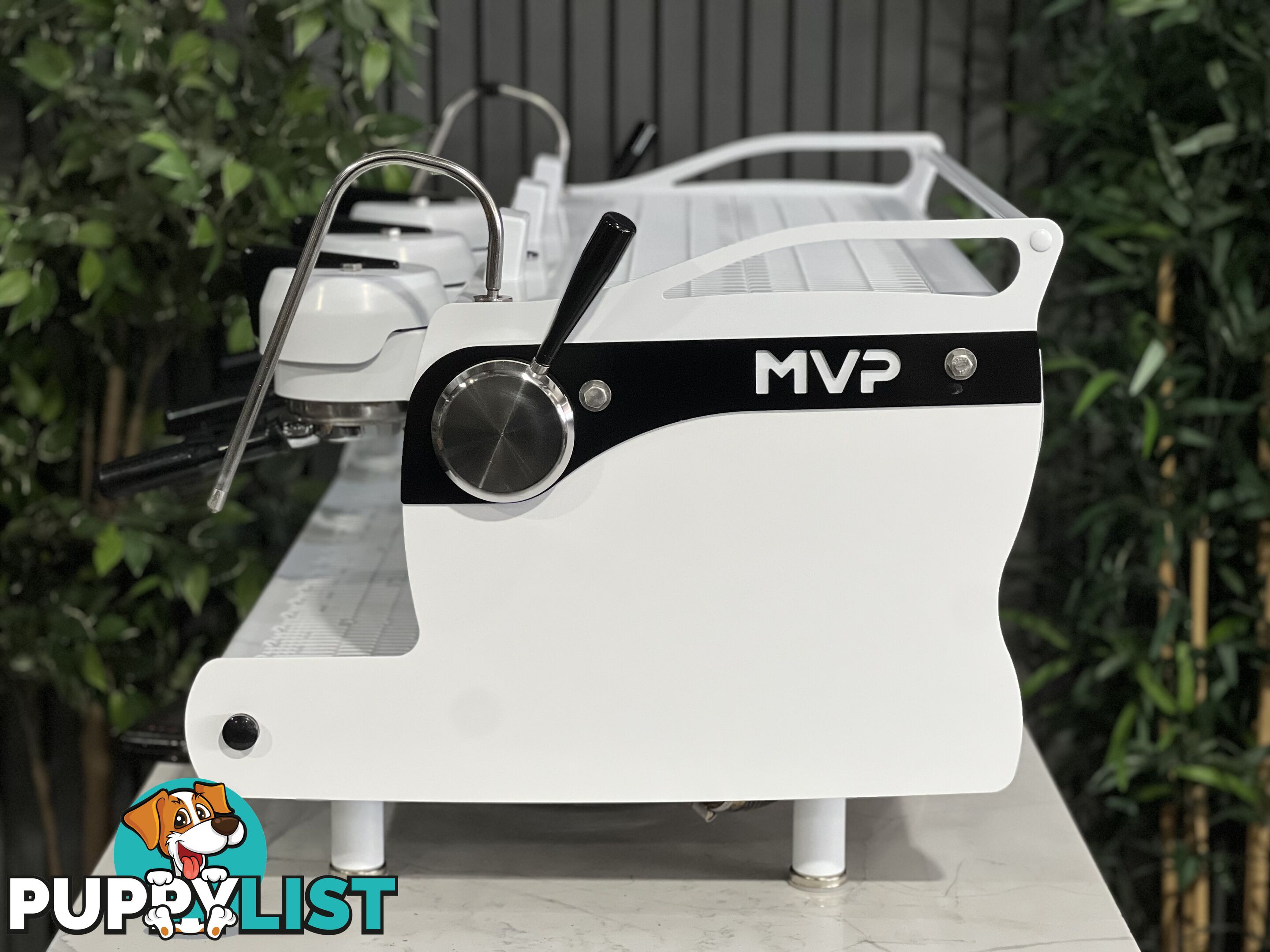 SYNESSO MVP 3 GROUP ESPRESSO COFFEE MACHINE BLACK & WHITE