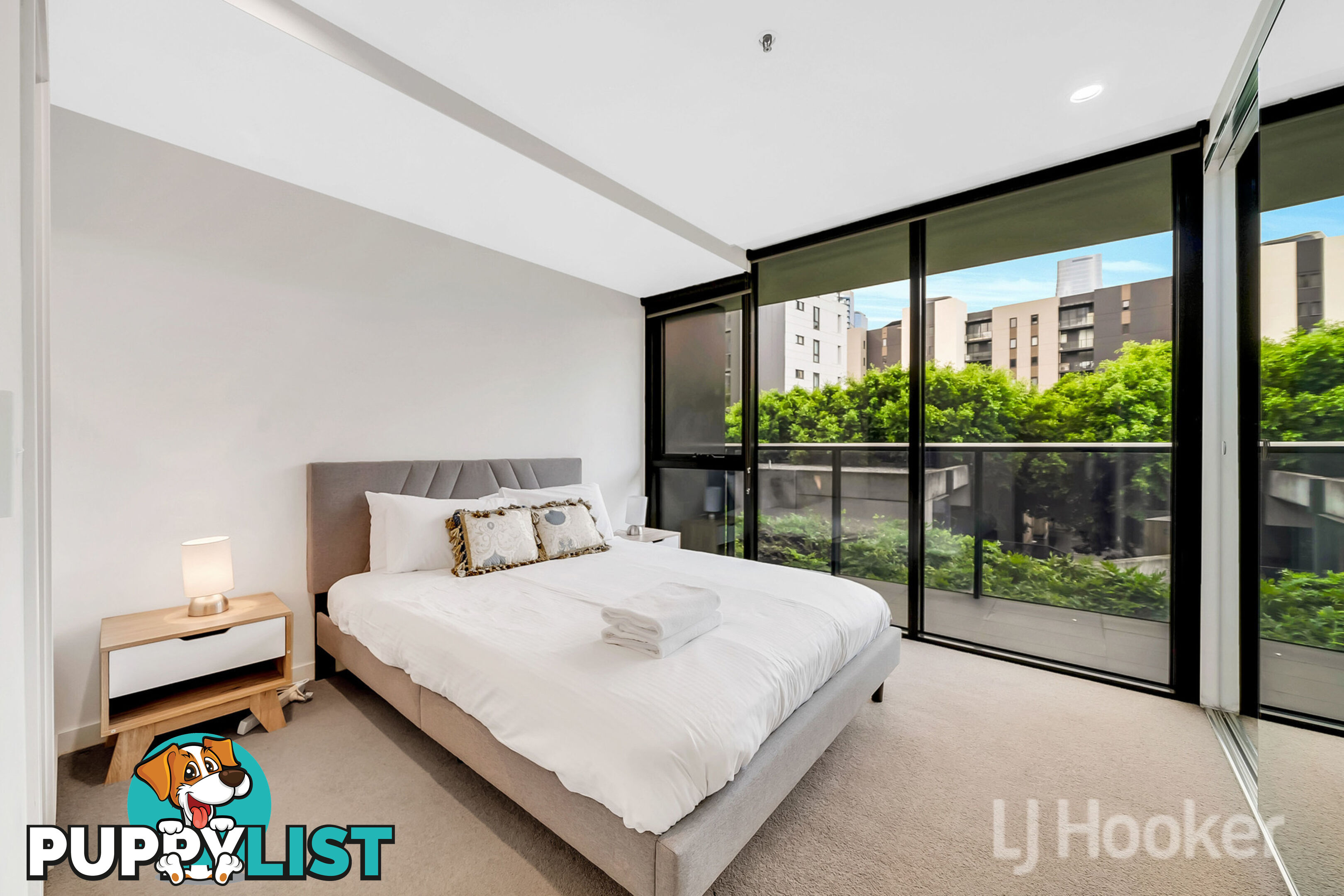 206/815 Bourke Street DOCKLANDS VIC 3008