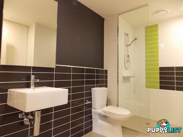 206/815 Bourke Street DOCKLANDS VIC 3008