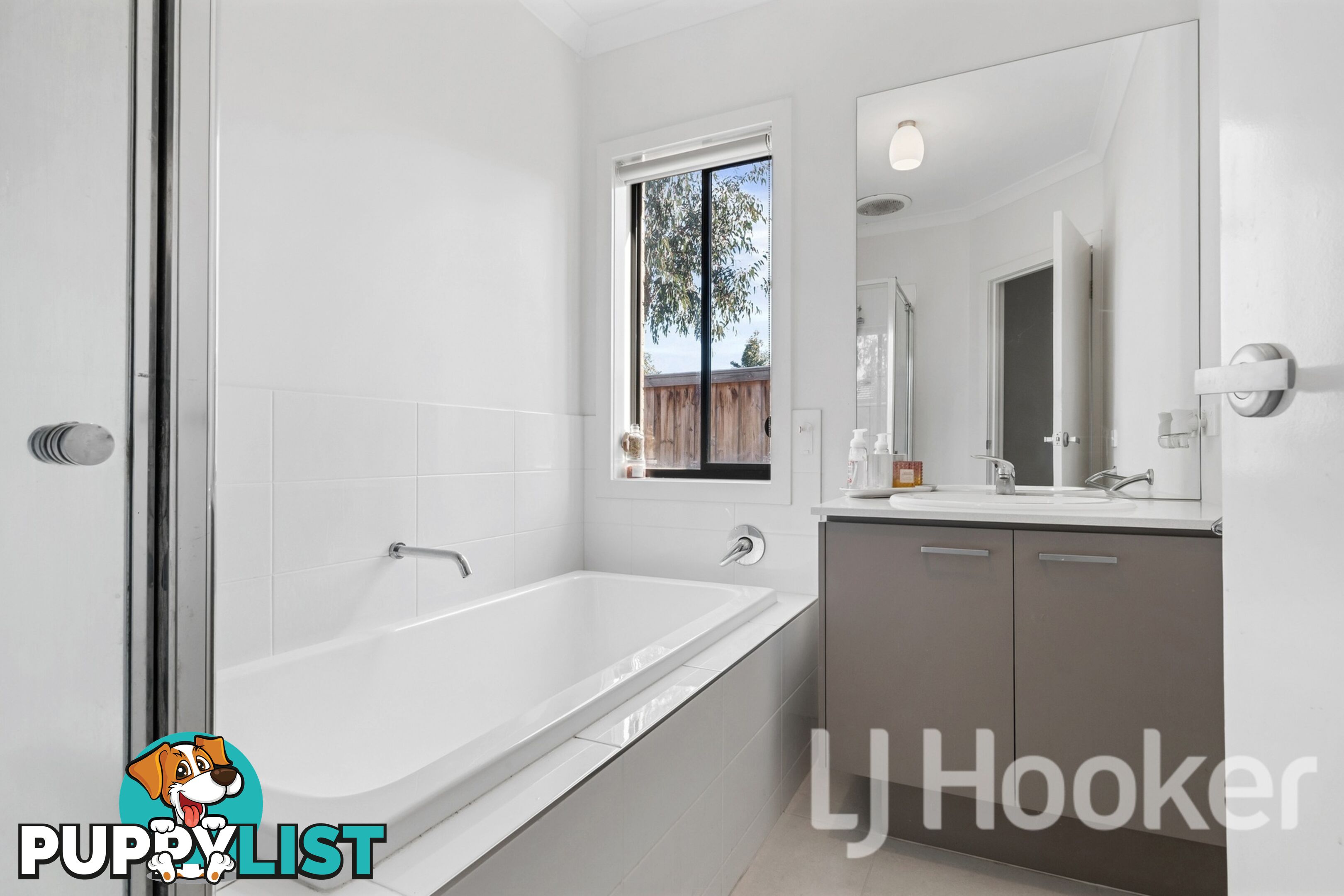 82 Tanglewood Boulevard TRUGANINA VIC 3029