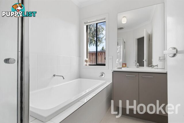 82 Tanglewood Boulevard TRUGANINA VIC 3029
