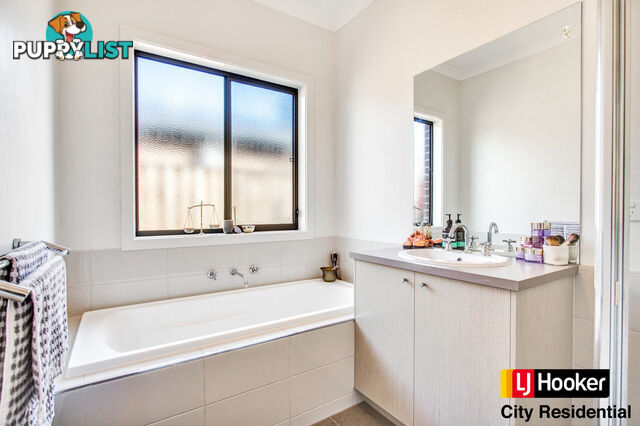 16 Chamberlain Way WILLIAMS LANDING VIC 3027