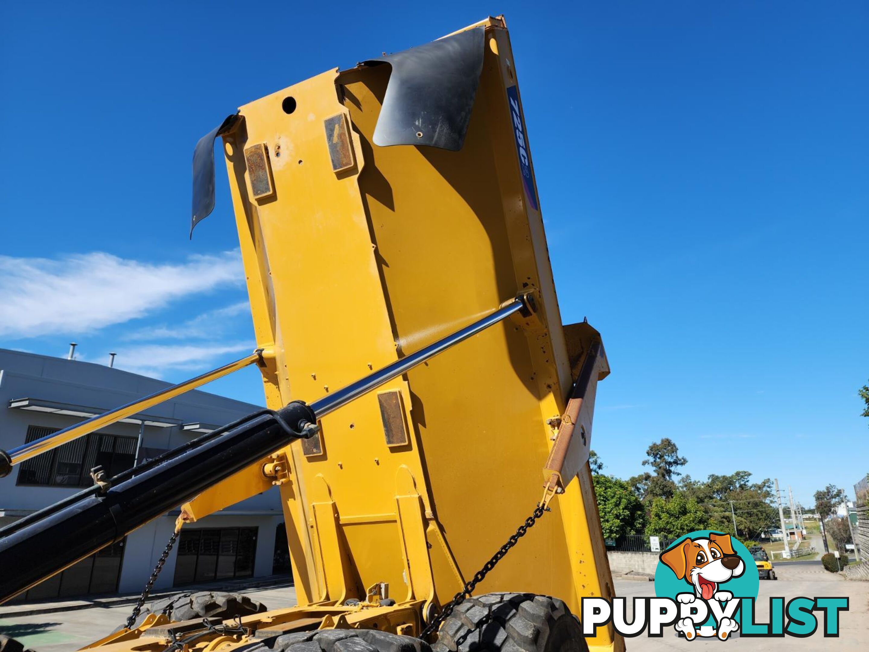 2015 Caterpillar 725C2 Articulated Dump Truck (Stock No. 97672)