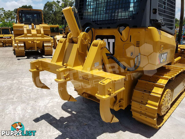 CATERPILLAR D3K XL Bulldozer Stick Rake fitted