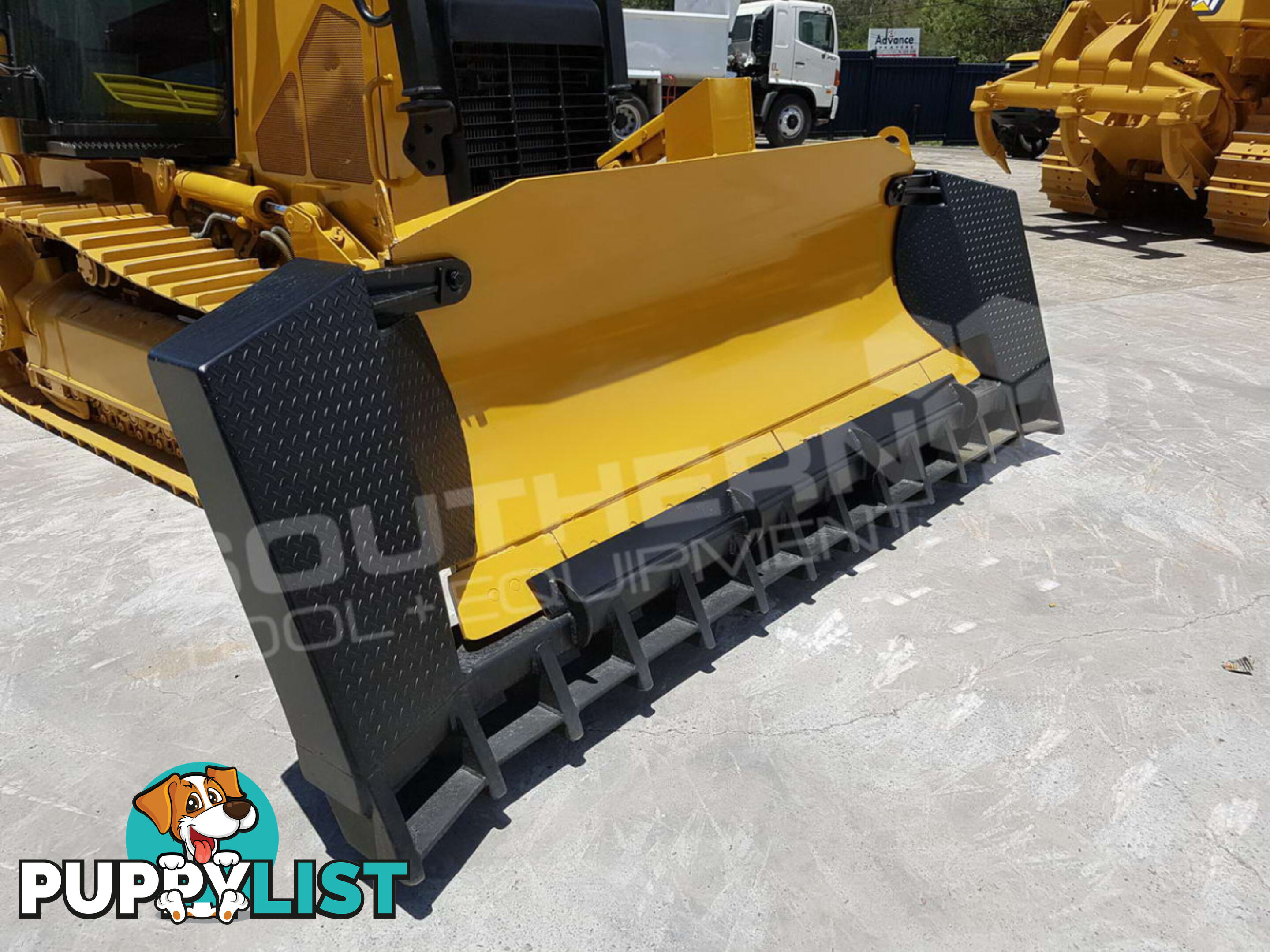 CATERPILLAR D3K XL Bulldozer Stick Rake fitted