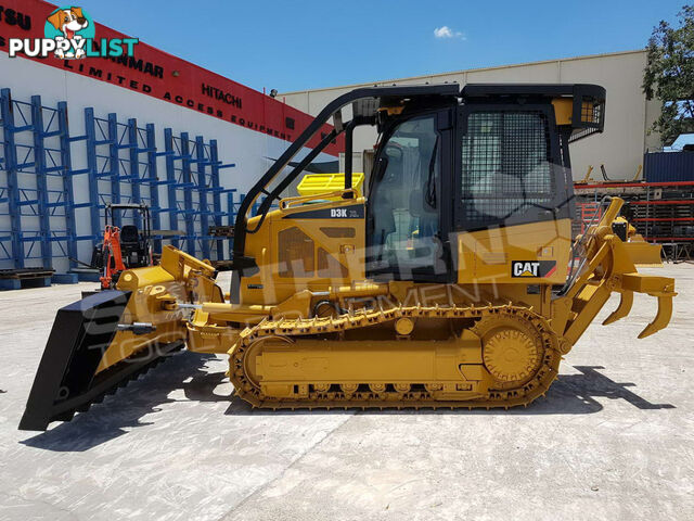 CATERPILLAR D3K XL Bulldozer Stick Rake fitted