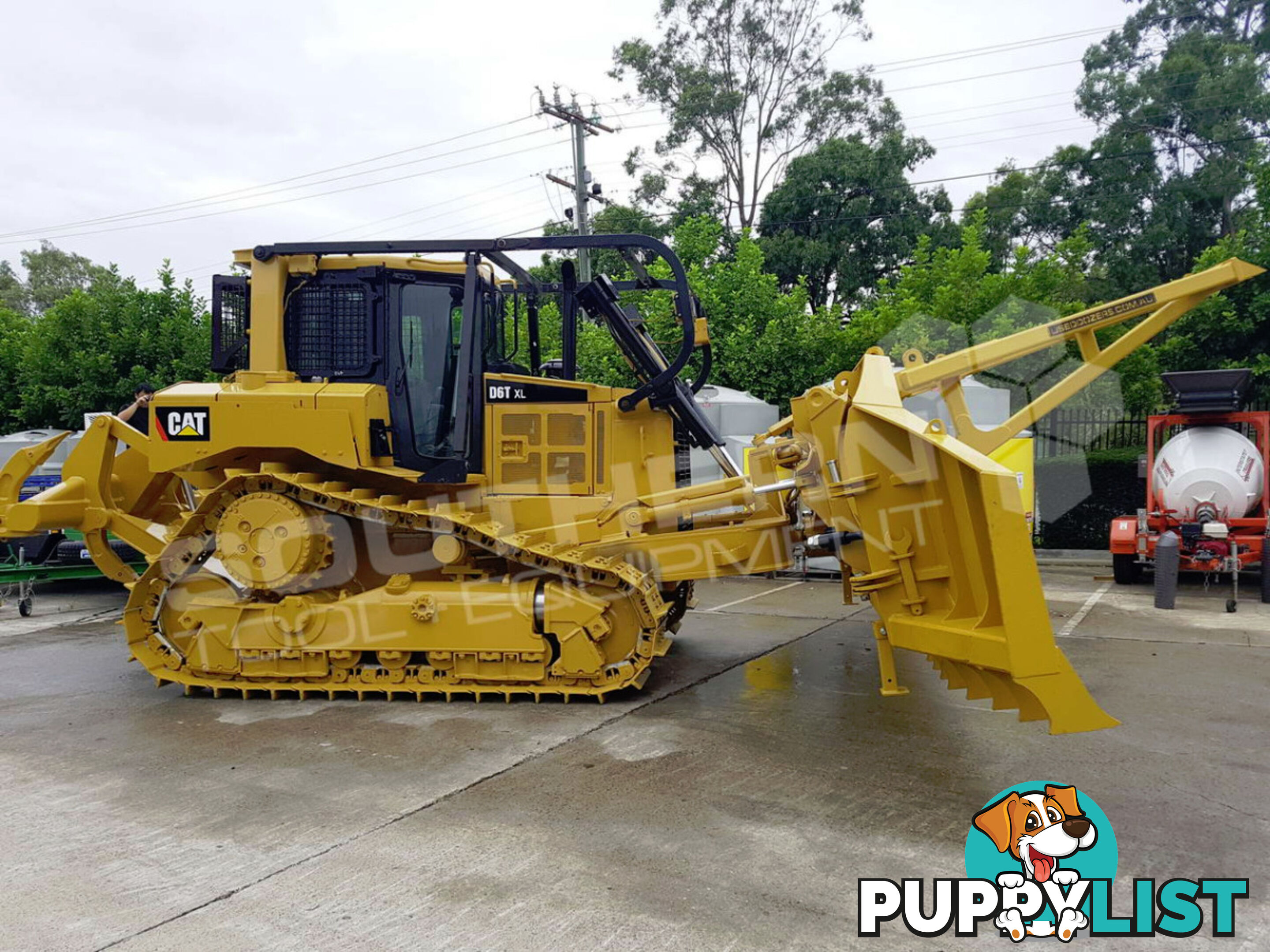 CATERPILLAR D6T XL Bulldozer CAT D6 dozer with Stick Rake & Drive in Tree Spear