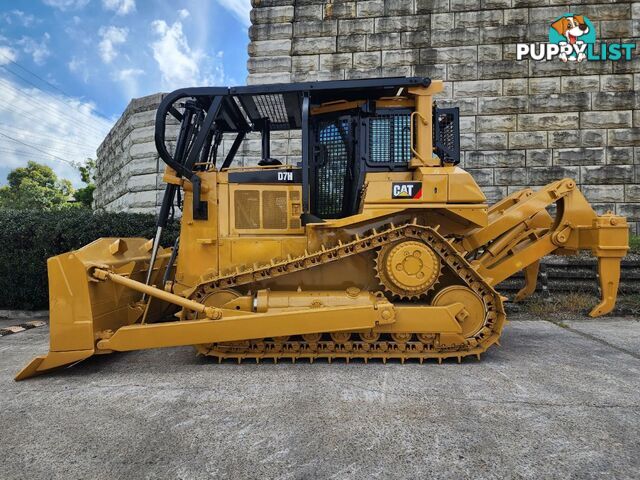 Caterpillar D7H Bulldozer