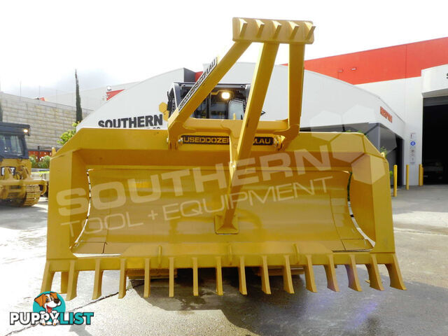 Caterpillar D5K WT Bulldozer with Drive in Stick Rake Tree Spear