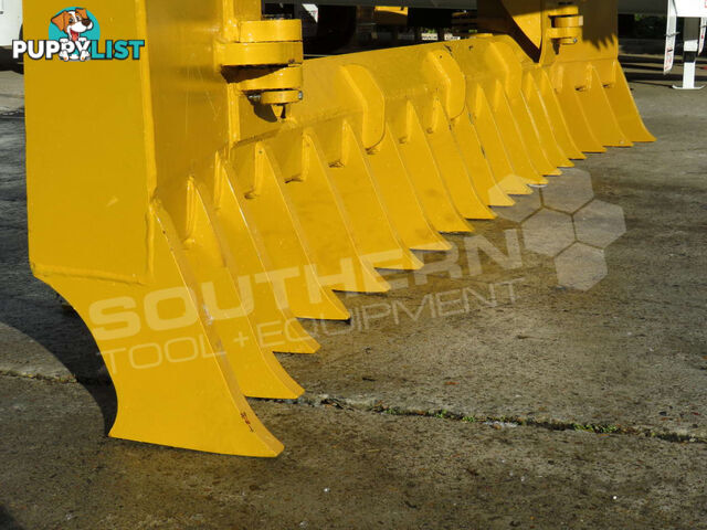 Heavy Duty Caterpillar D5N D6N Dozer Bi-Folding Stick Rake