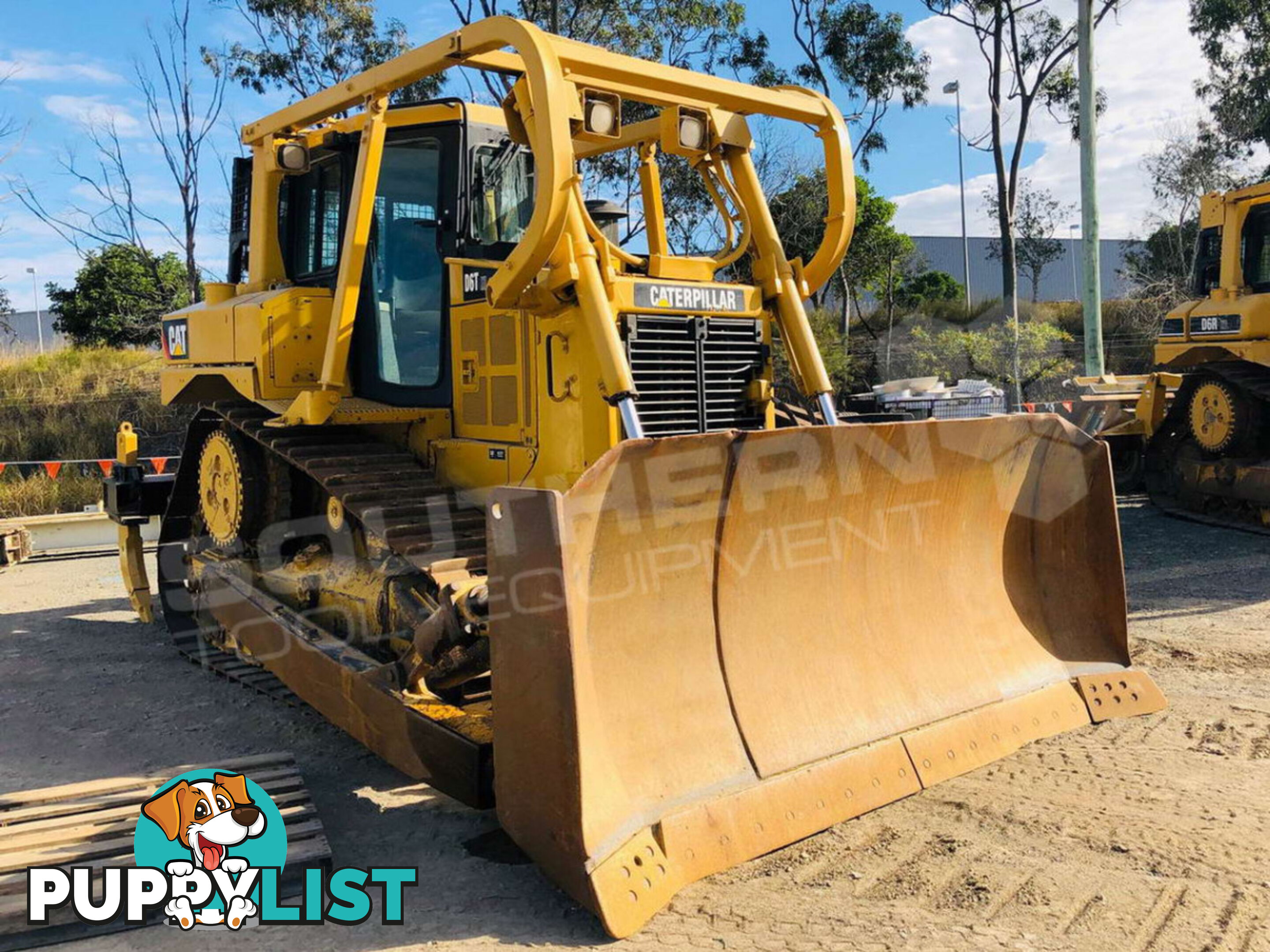 Caterpillar D6T XL Bulldozer SU Blade