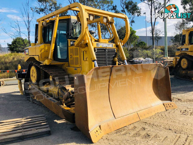 Caterpillar D6T XL Bulldozer SU Blade