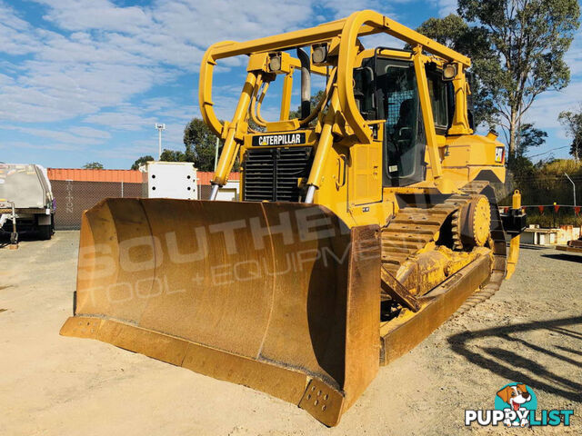 Caterpillar D6T XL Bulldozer SU Blade