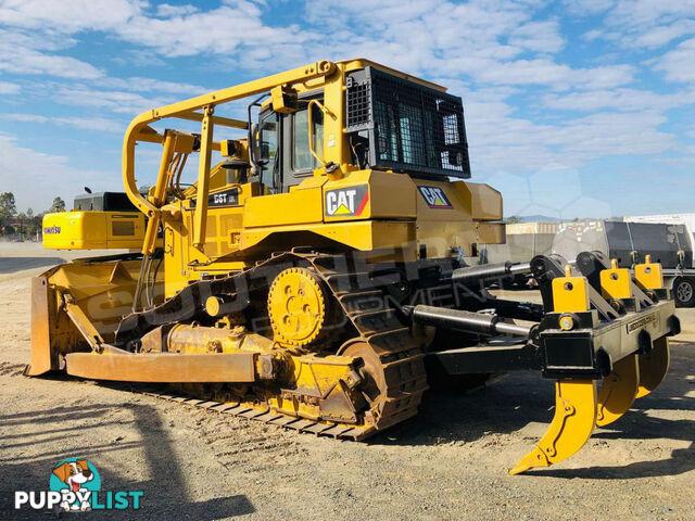 Caterpillar D6T XL Bulldozer SU Blade