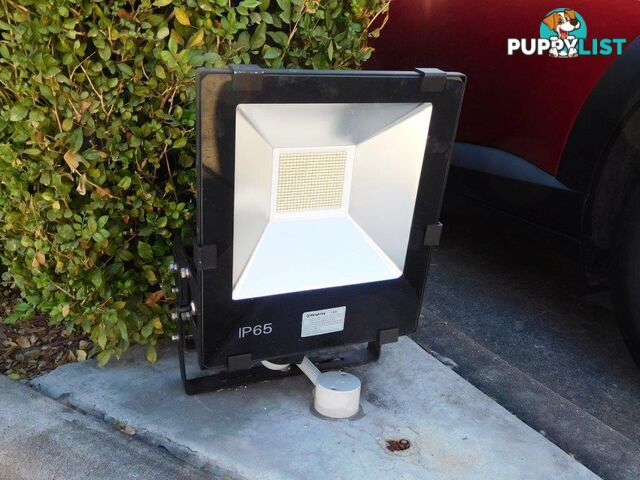 IP65 Water proof LED FLOOD Light 200W - 7000k.240V/50Hz.