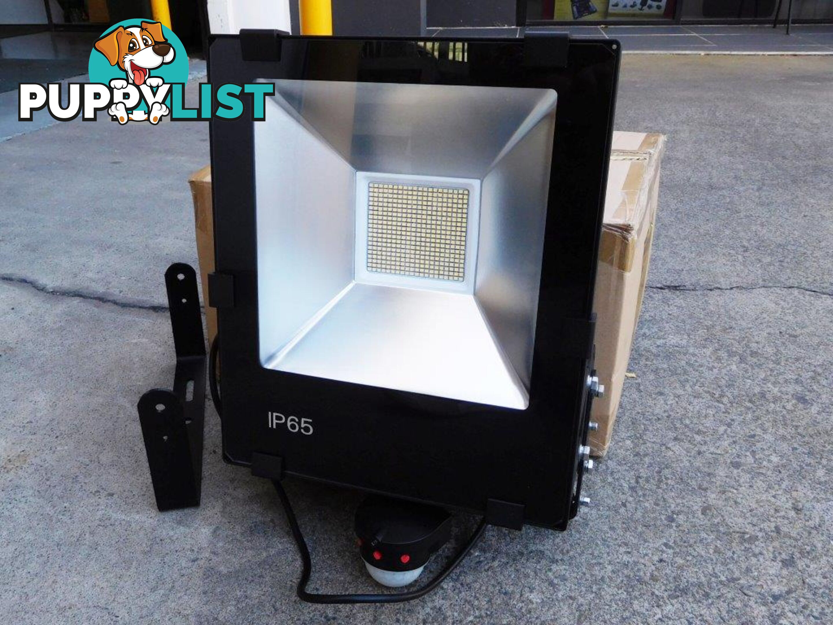 200W IP65 Water proof LED FLOOD Light - 7000k.240V/50Hz.