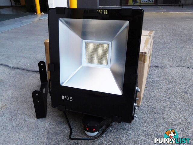 200W IP65 Water proof LED FLOOD Light - 7000k. 240V/50Hz. 