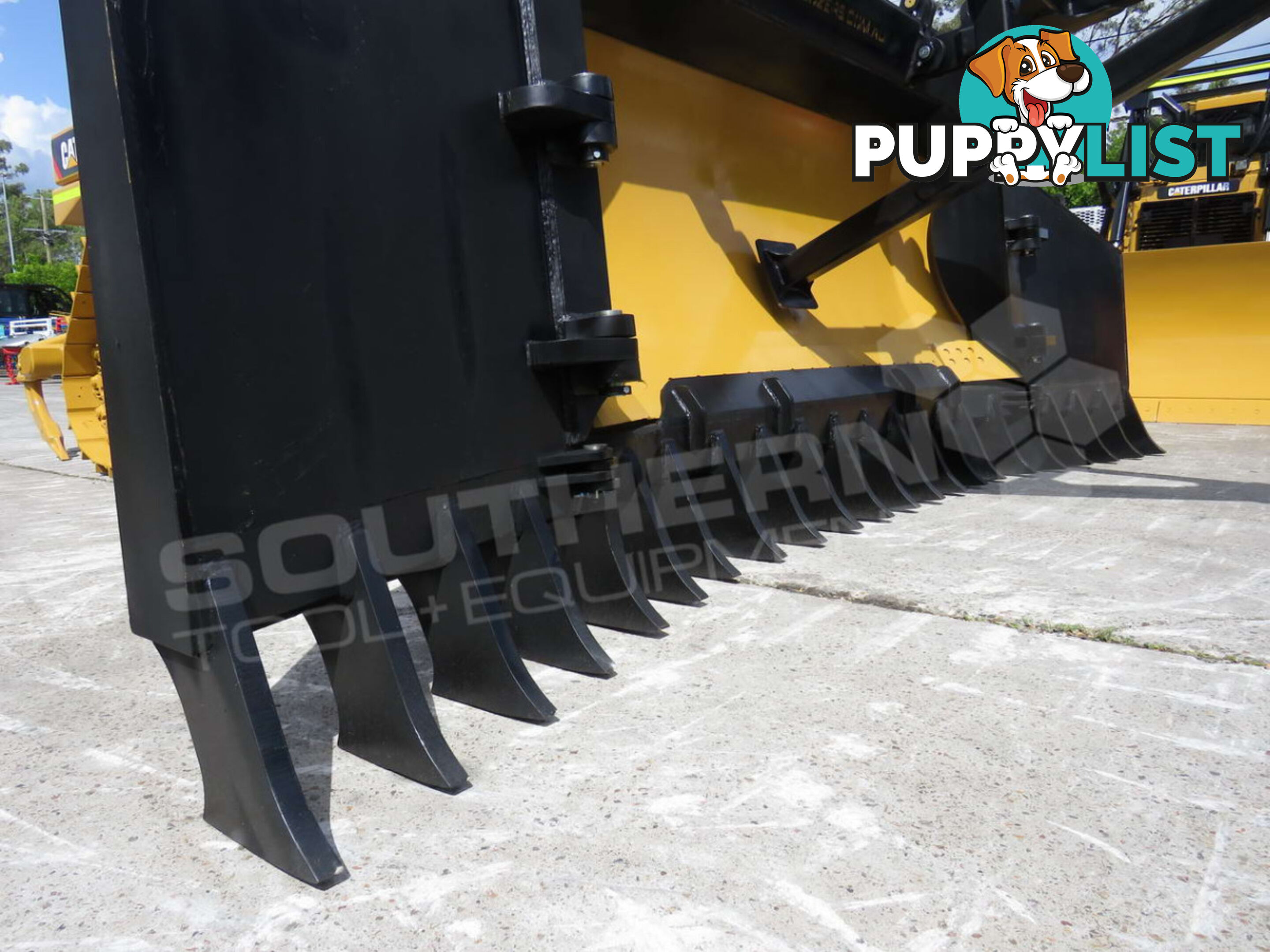 Heavy Duty Caterpillar D6T D6R Dozer Bi-Folding Stick Rake 