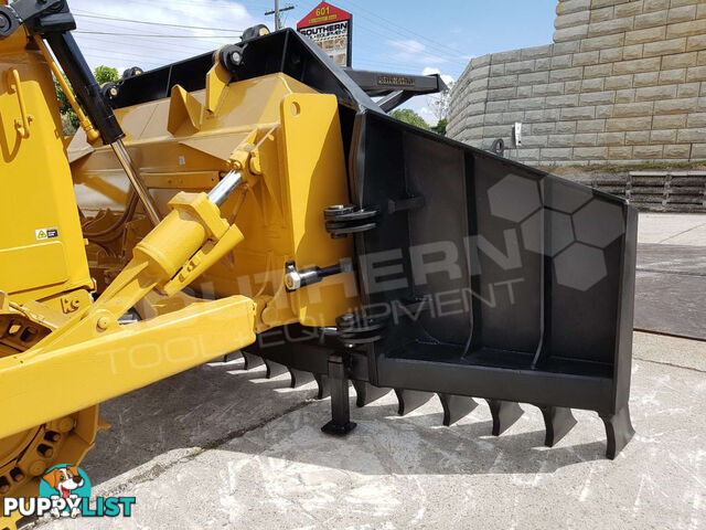 Heavy Duty Caterpillar D6T D6R Dozer Bi-Folding Stick Rake 