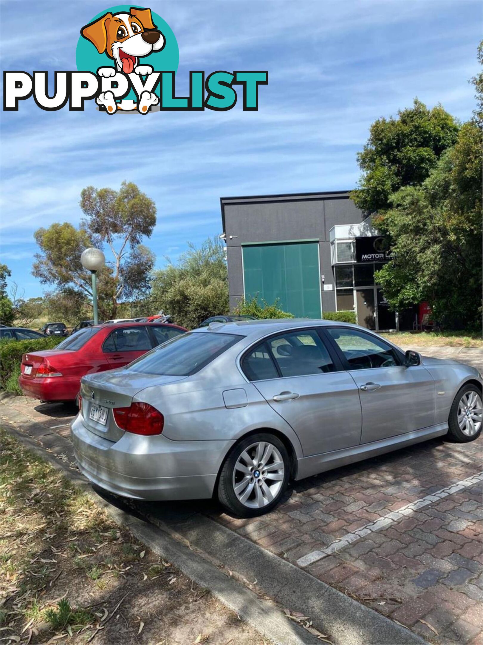 2010 BMW 3 20ILIFESTYLE  4D SEDAN