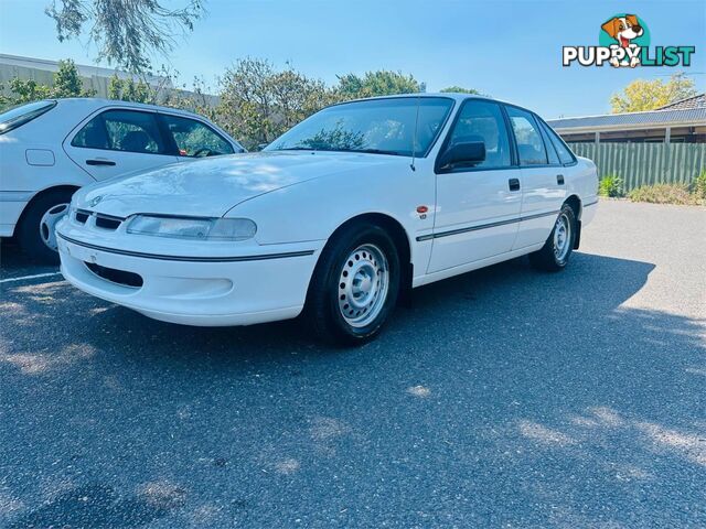 1996 HOLDEN COMMODORE EXECUTIVE  4D SEDAN