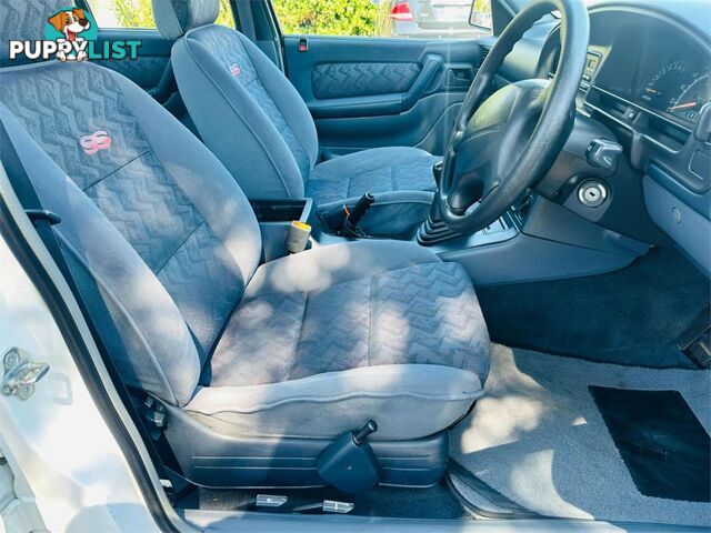 1996 HOLDEN COMMODORE EXECUTIVE  4D SEDAN