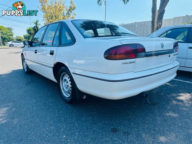 1996 HOLDEN COMMODORE EXECUTIVE  4D SEDAN