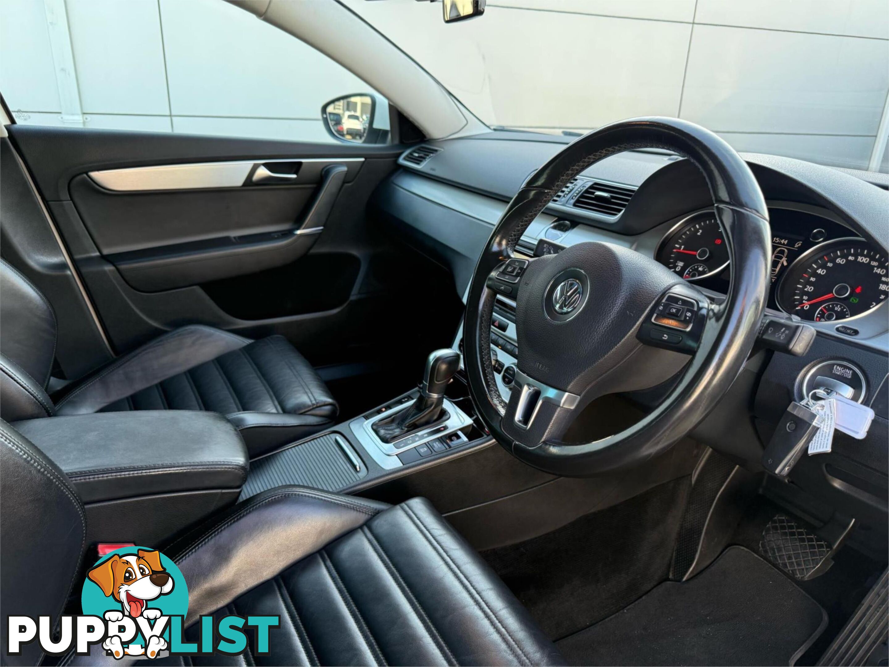 2014 VOLKSWAGEN PASSAT 130TDIHIGHLINE  4D SEDAN