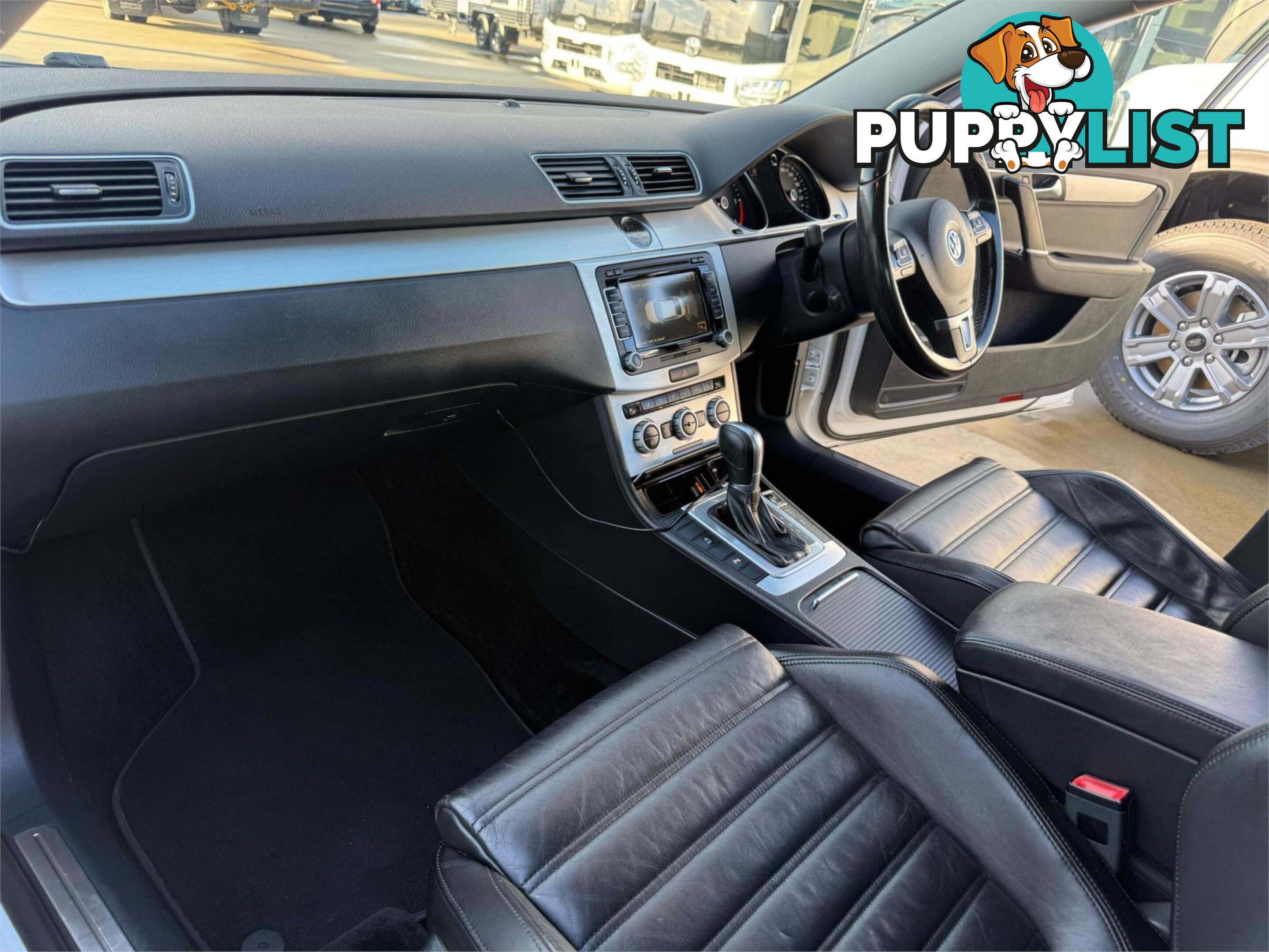 2014 VOLKSWAGEN PASSAT 130TDIHIGHLINE  4D SEDAN