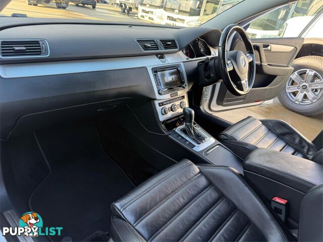 2014 VOLKSWAGEN PASSAT 130TDIHIGHLINE  4D SEDAN