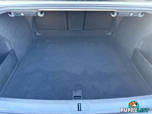 2014 VOLKSWAGEN PASSAT 130TDIHIGHLINE  4D SEDAN