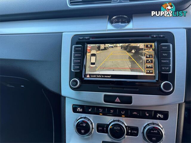 2014 VOLKSWAGEN PASSAT 130TDIHIGHLINE  4D SEDAN